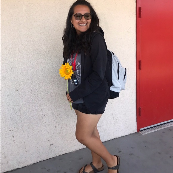 Meet your Posher, Paulina - Picture 1 of 1